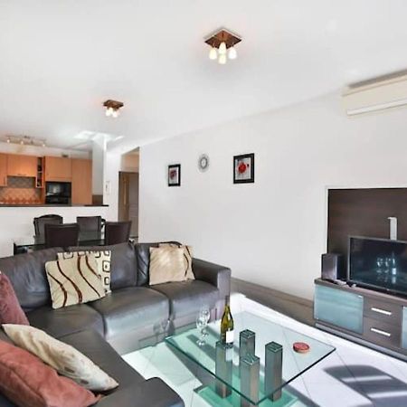 Charming Two-Bedroom Apartment With Balcony And Garage By The Marina アンティーブ エクステリア 写真